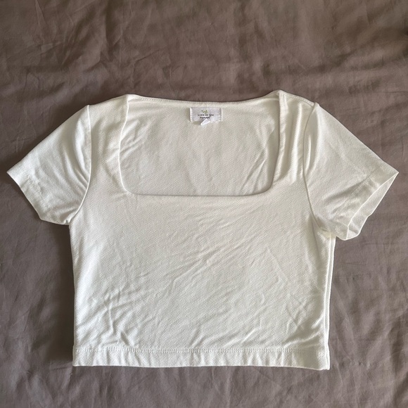 White crop top - Picture 2 of 3